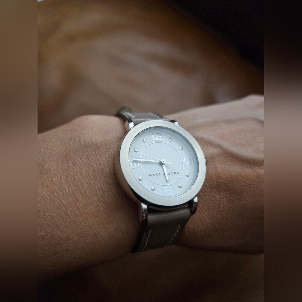 Marc Jacobs Women's Riley Watch - Picture 1 of 4